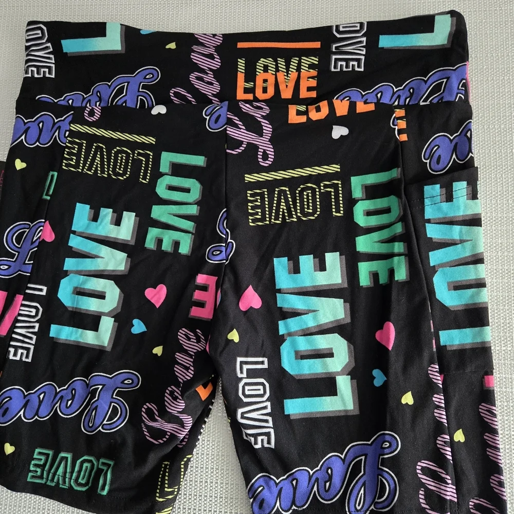 NO BOUNDARIES Stretchy Black LOVE Bike Shorts Youth XL Which is Woman's Large - Picture 12 of 12